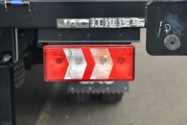 德沃斯V8 载货车上装                                                图片