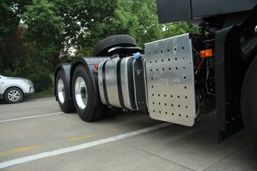 ���� ��ԽQ7�ؿ� 460���� 6X4 ǣ����(����)ͼƬ