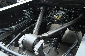 ���� ��ԽQ7�ؿ� 460���� 6X4 ǣ����(����)ͼƬ