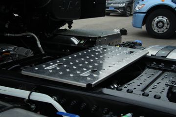 ���� ��ԽQ7�ؿ� 460���� 6X4 ǣ����(����)ͼƬ