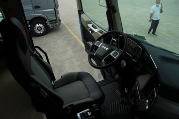 ���� ��ԽQ7�ؿ� 460���� 6X4 ǣ����(����)ͼƬ