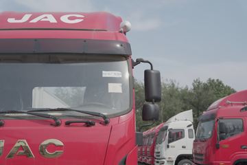 ���� ����˹Q9 220���� 4X2 8.2����ʽ�ػ���(����)(HFC5181XXYB80K1E4S)ͼƬ