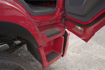 ���� ����˹Q9 220���� 4X2 8.2����ʽ�ػ���(����)(HFC5181XXYB80K1E4S)ͼƬ