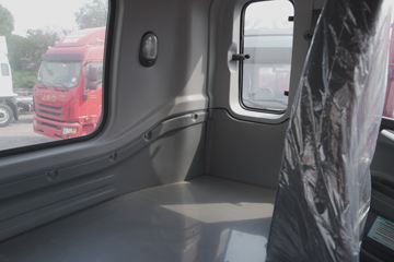 ���� ����˹Q9 220���� 4X2 8.2����ʽ�ػ���(����)(HFC5181XXYB80K1E4S)ͼƬ