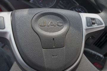 ���� ����˹Q9 220���� 4X2 8.2����ʽ�ػ���(����)(HFC5181XXYB80K1E4S)ͼƬ