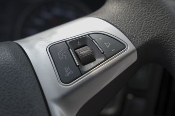 ���� ����˹Q9 220���� 4X2 8.2����ʽ�ػ���(����)(HFC5181XXYB80K1E4S)ͼƬ