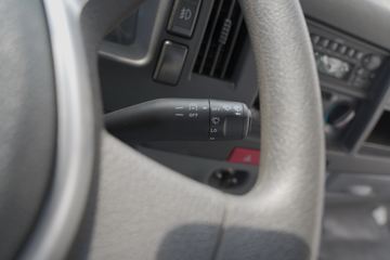 ���� ����˹Q9 220���� 4X2 8.2����ʽ�ػ���(����)(HFC5181XXYB80K1E4S)ͼƬ