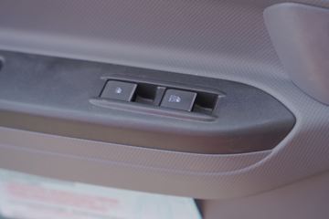 ���� ����˹Q9 220���� 4X2 8.2����ʽ�ػ���(����)(HFC5181XXYB80K1E4S)ͼƬ