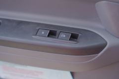 江淮 德沃斯Q9 220马力 4X2 8.2米厢式载货车(国六)(HFC5181XXYB80K1E4S)