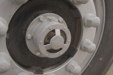 ���� ����˹Q9 220���� 4X2 8.2����ʽ�ػ���(����)(HFC5181XXYB80K1E4S)ͼƬ