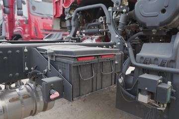 ���� ����˹Q9 220���� 4X2 8.2����ʽ�ػ���(����)(HFC5181XXYB80K1E4S)ͼƬ