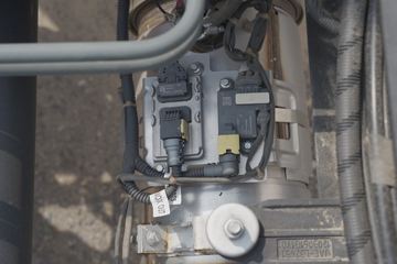 ���� ����˹Q9 220���� 4X2 8.2����ʽ�ػ���(����)(HFC5181XXYB80K1E4S)ͼƬ