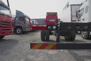 ���� ����˹Q9 220���� 4X2 8.2����ʽ�ػ���(����)(HFC5181XXYB80K1E4S)ͼƬ