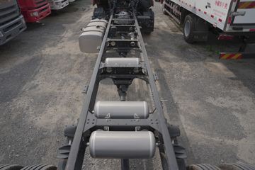 ���� ����˹Q9 220���� 4X2 8.2����ʽ�ػ���(����)(HFC5181XXYB80K1E4S)ͼƬ