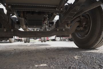 ���� ����˹Q9 220���� 4X2 8.2����ʽ�ػ���(����)(HFC5181XXYB80K1E4S)ͼƬ