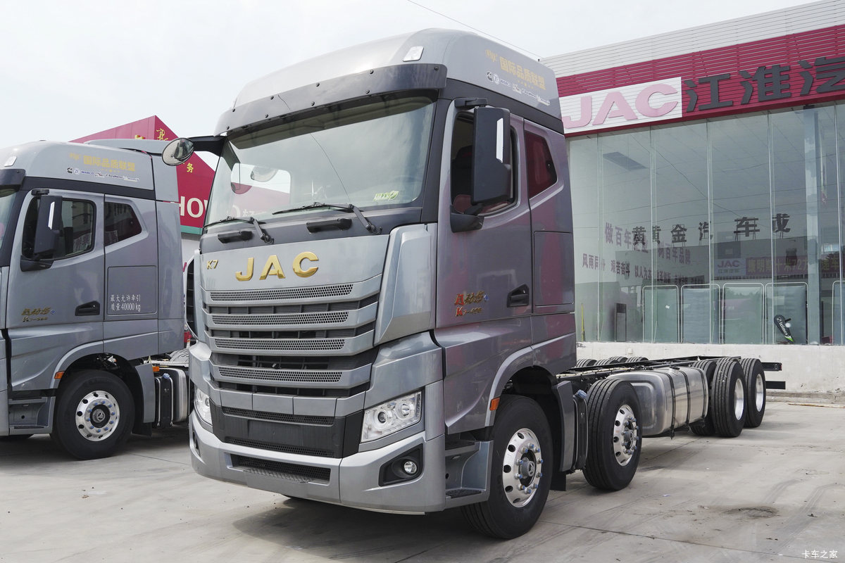 江淮 格尔发K7重卡 490马力 8X4 9.3米AMT自动挡厢式载货车(国六)