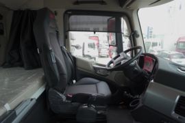 跨越K7 载货车驾驶室                                               图片