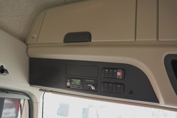 ���� �����K7�ؿ� ���ʰ� 490���� 8X4 9.3�� AMT�Զ�����դʽ�ػ���(����)ͼƬ