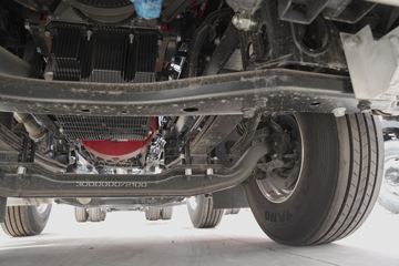 江淮 格尔发K7重卡 舒适版 490马力 8X4 9.3米 AMT自动挡仓栅式载货车(国六)(HFC5322CCYP1K3H45S)底盘图片