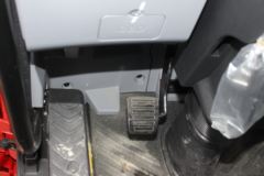 东风商用车 天龙KL重卡 465马力 8X4 9.6米栏板载货车(国六)