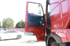 中国重汽 HOWO T7H重卡 440马力 6X4牵引车(12挡)(ZZ4257V324HE1B)