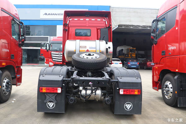 欧曼EST牵引车南昌市火热促销中 让利高达3万