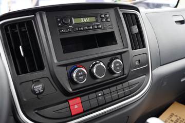 �����Ῠ ����K3000 4.18�״��綯��ʽ�Ῠ(Һɲ)(YTQ5042XXYJEEV334)81.14kWhͼƬ