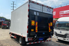 东风柳汽 乘龙L2 140马力 4X2 4.2米单排厢式轻卡(LZ5041XXYL2AC1)