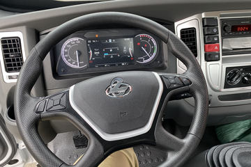 �������� ����L2�Ῠ 140���� 4X2 4.165�׵��Ų�դʽ�ػ���ͼƬ