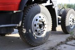 青岛解放 龙V2.0中卡 220马力 6X2 7.8米栏板载货车(速比4.875)(CA1254PK2L5T3E6A80)