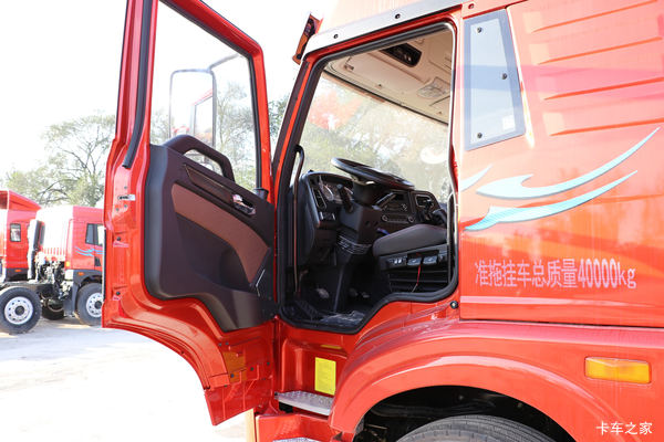 解放悍V车辆到店，430马力车辆到店看车