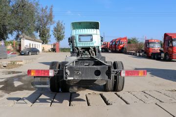 青岛解放 JK6 260马力 6X2 7.2米栏板载货车(国六)(CA1250P28K2L5T3E6A80)外观图片