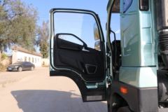 青岛解放 JK6重卡 290马力 6X2 9.8米仓栅式载货车(国六)(CA5250CCYP28K1L8T3AE6)