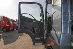 青岛解放 JK6中卡 220马力 4X2 6.75米仓栅式载货车(国六)(378后桥)(CA5180CCYP28K1L4E6)