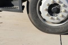 青岛解放 JK6中卡 220马力 4X2 6.75米仓栅式载货车(国六)(378后桥)(CA5180CCYP28K1L4E6)