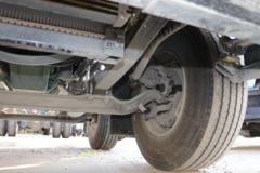 青岛解放 JK6中卡 220马力 4X2 6.75米仓栅式载货车(国六)(378后桥)(CA5180CCYP28K1L4E6)