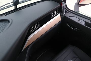 �й����� HOWO TH7�ؿ� 550���� 6X4 AMT�Զ���ǣ����(����)(ZZ4257W324HF1B)ͼƬ