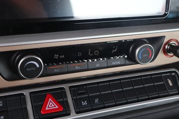 �й����� HOWO TH7�ؿ� 550���� 6X4 AMT�Զ���ǣ����(����)(ZZ4257W324HF1B)ͼƬ