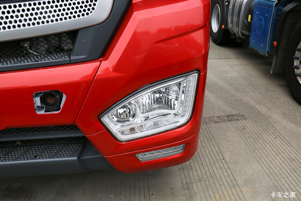 欧曼EST牵引车南昌市火热促销中 让利高达3万