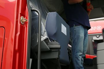 ���� ŷ��EST ��Խ�� 580���� 6X4 AMT�Զ���ǣ����(����)ͼƬ