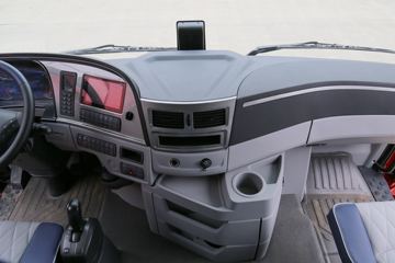 ���� ŷ��EST ��Խ�� 580���� 6X4 AMT�Զ���ǣ����(����)ͼƬ