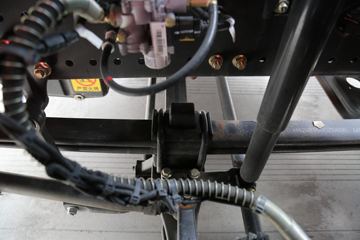  ŷEST Խ 580 6X4 AMTԶǣ()(BJ4259Y6DHL-12)ͼƬ