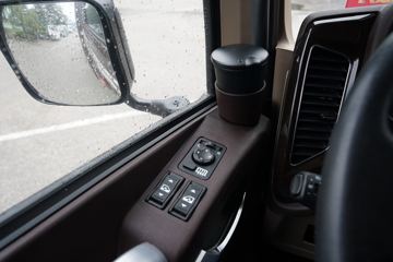 �ൺ��� JH6�ؿ� 320���� 6X2 7.7�ײ�դʽ�ػ���(����)(CA5250CCYP26K2L5T3E6A80)ͼƬ