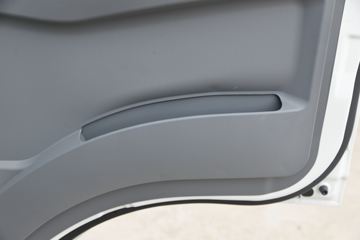 Ծ�� ����T100 122���� 4X2 3.6����ж��ͼƬ