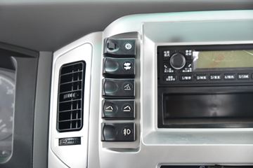 Ծ�� ����T100 122���� 4X2 3.6����ж��ͼƬ