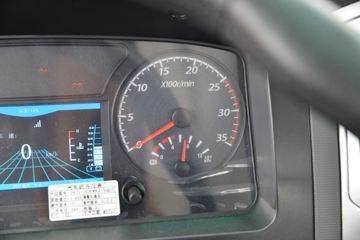 Ծ�� ����T100 122���� 4X2 3.6����ж��ͼƬ