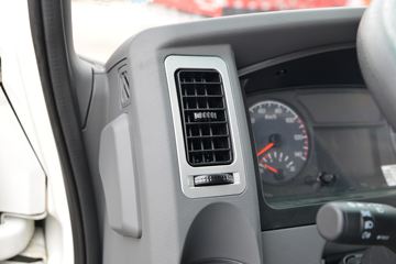 Ծ�� ����T100 122���� 4X2 3.6����ж��ͼƬ