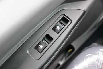 Ծ�� ����T100 122���� 4X2 3.6����ж��ͼƬ