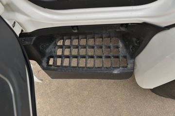 Ծ�� ����T100 122���� 4X2 3.6����ж��ͼƬ