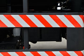 Ծ�� ����T100 122���� 4X2 3.6����ж��ͼƬ